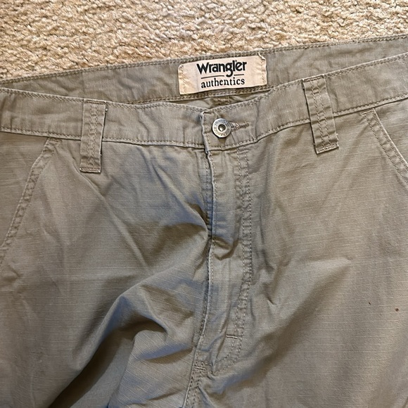 Two pair of old style wranglers 34X30 - Picture 7 of 9
